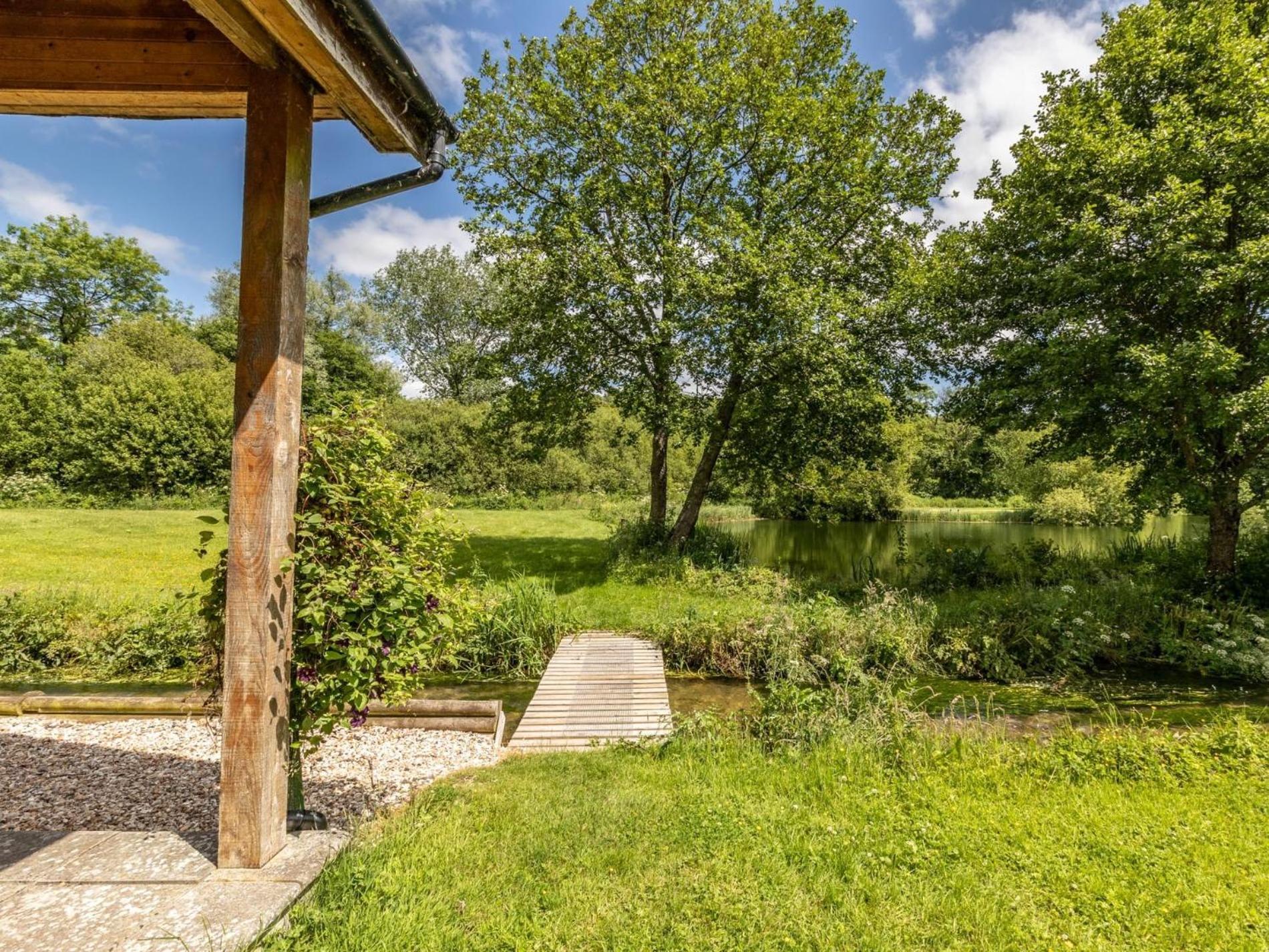 2 Bed In Dorchester 75243 Frampton  エクステリア 写真