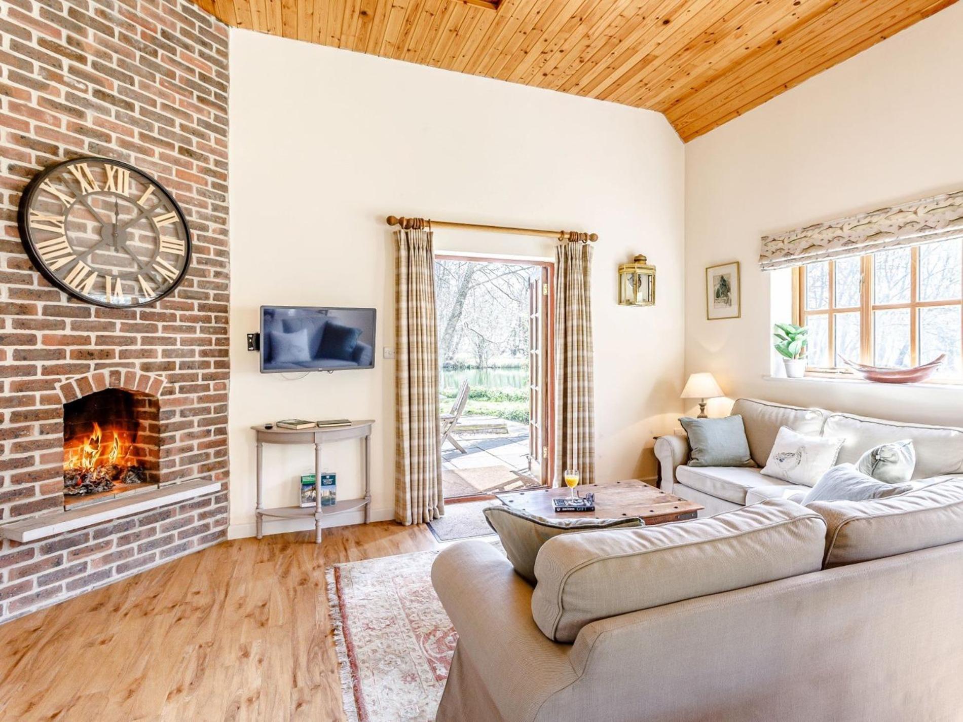 2 Bed In Dorchester 75243 Frampton  エクステリア 写真