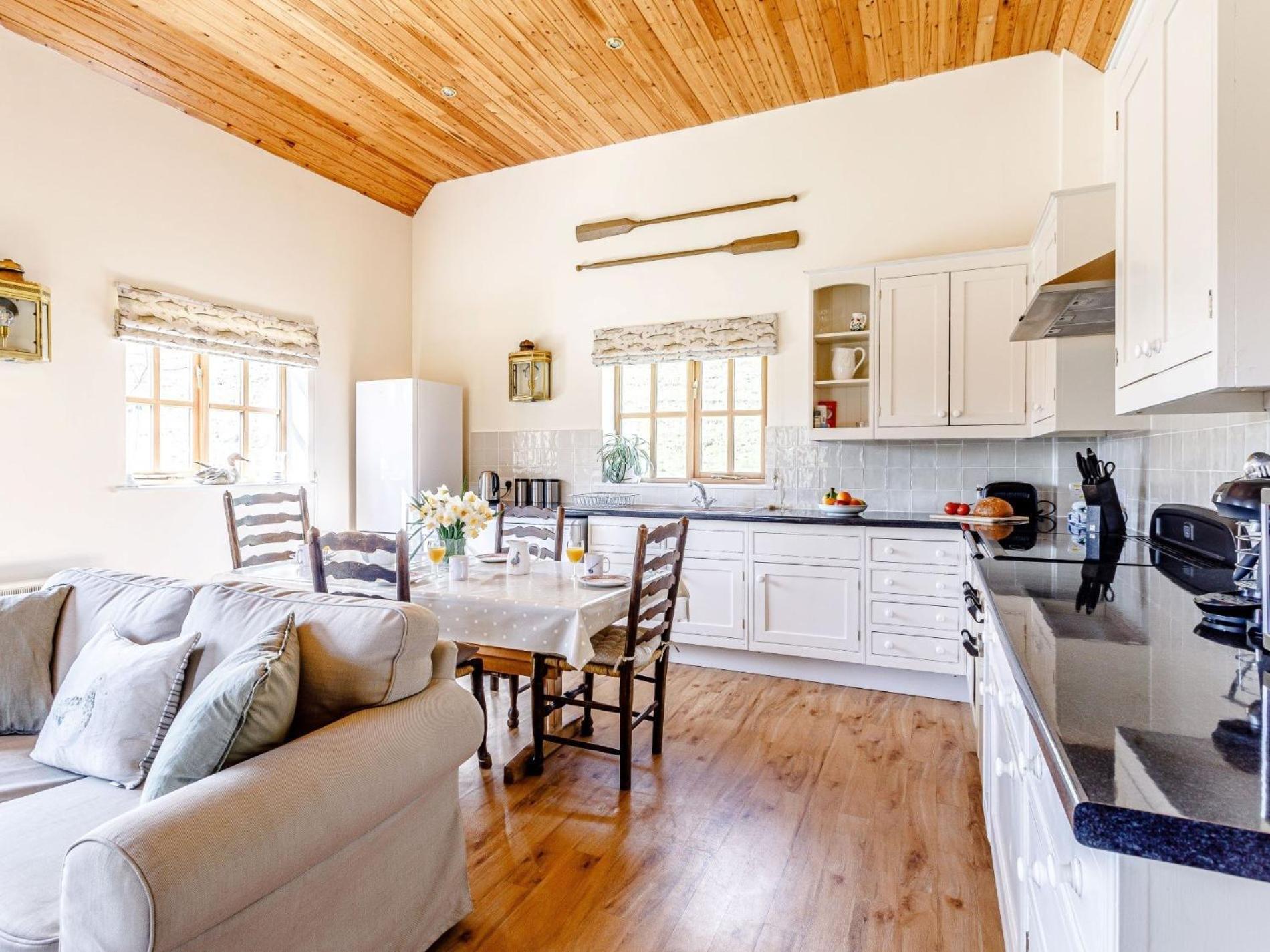 2 Bed In Dorchester 75243 Frampton  エクステリア 写真