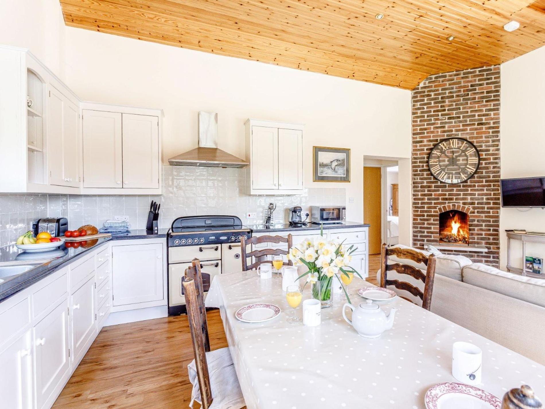 2 Bed In Dorchester 75243 Frampton  エクステリア 写真